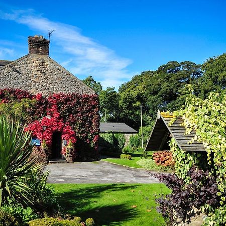 The Wyvill Arms Hotel Leyburn Buitenkant foto