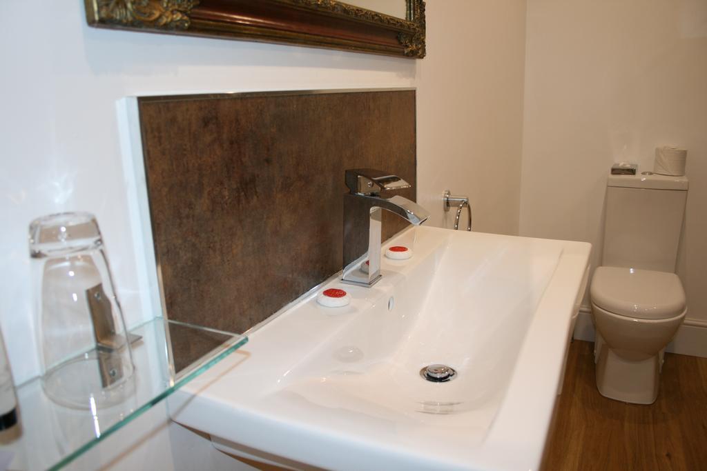 The Wyvill Arms Hotel Leyburn Kamer foto