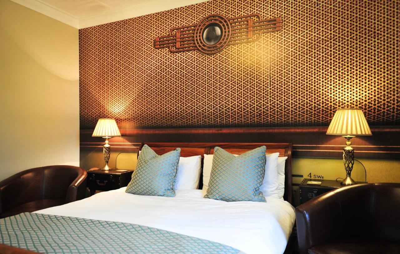 The Wyvill Arms Hotel Leyburn Buitenkant foto