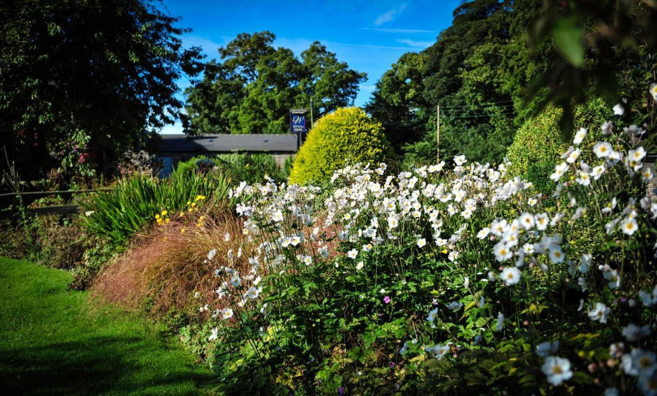 The Wyvill Arms Hotel Leyburn Buitenkant foto