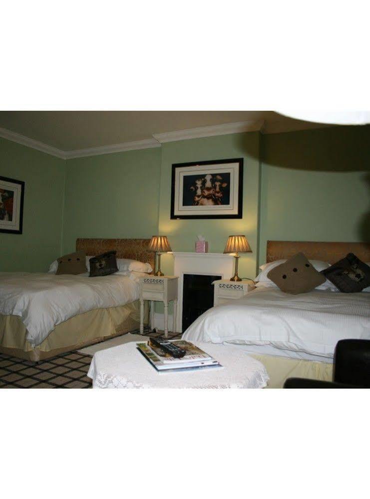 The Wyvill Arms Hotel Leyburn Buitenkant foto